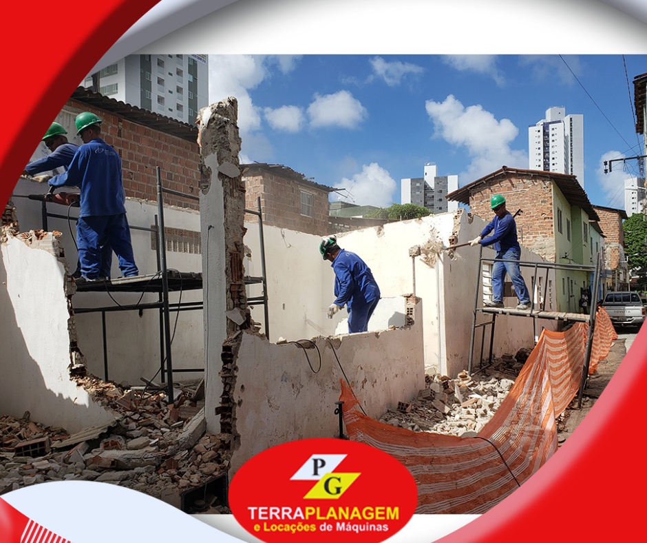 Demolição Manual com Técnica, Precisão e Controle em Cada Detalhe — SDI Demolidora Alguns projetos não permitem máquinas. Outros exigem mais sensibilidade do que força. Para esses casos, a SDI Dem.png